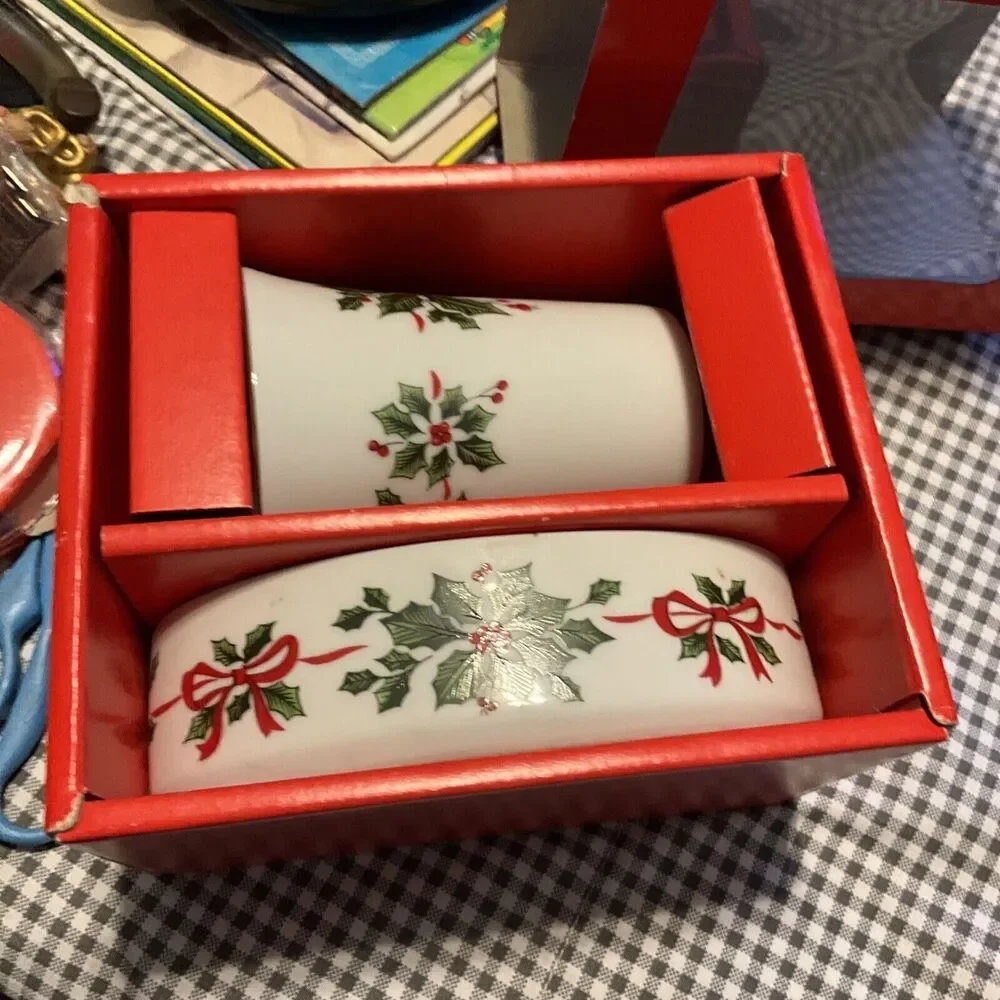 Vtg Christmas Holiday Ceramic Soap dish and Cup Made In Japan